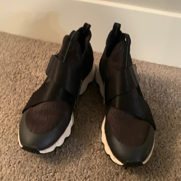 Sorel Shoes - Sorel Sneakers Kinetic Sneak Alpine Tundra Round Toe Womens Black Size 7.5